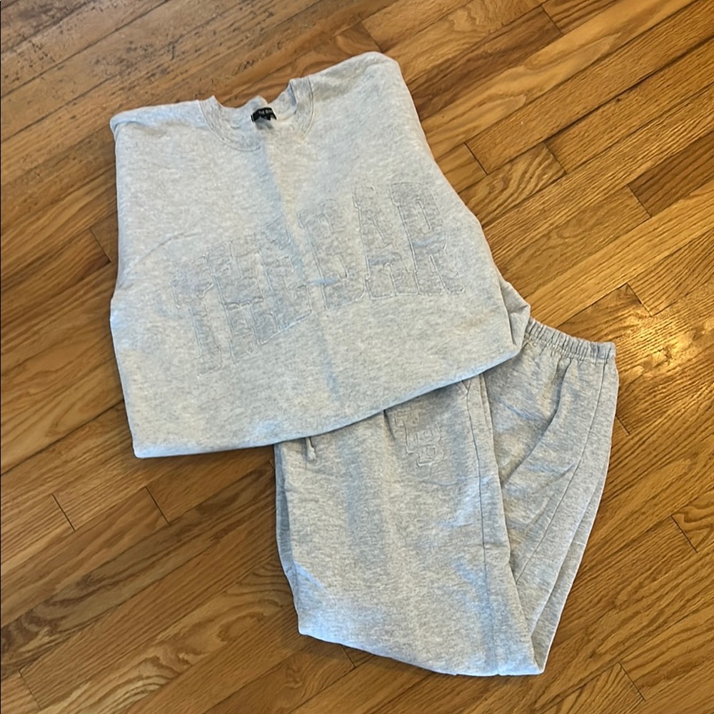 The Bar Gray on Gray Sweatshirt and Sweatpants Set Size Medium